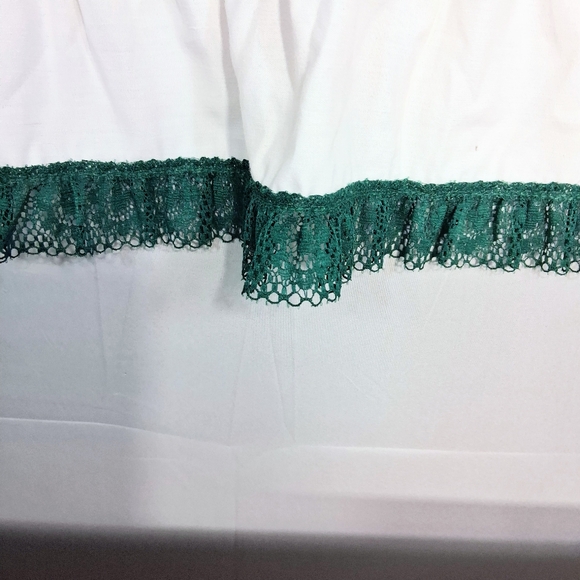 Set Of 4  28" X 28" Handmade Curtains White With Dark Green Frilly/Ruffled Trim - Picture 4 of 7